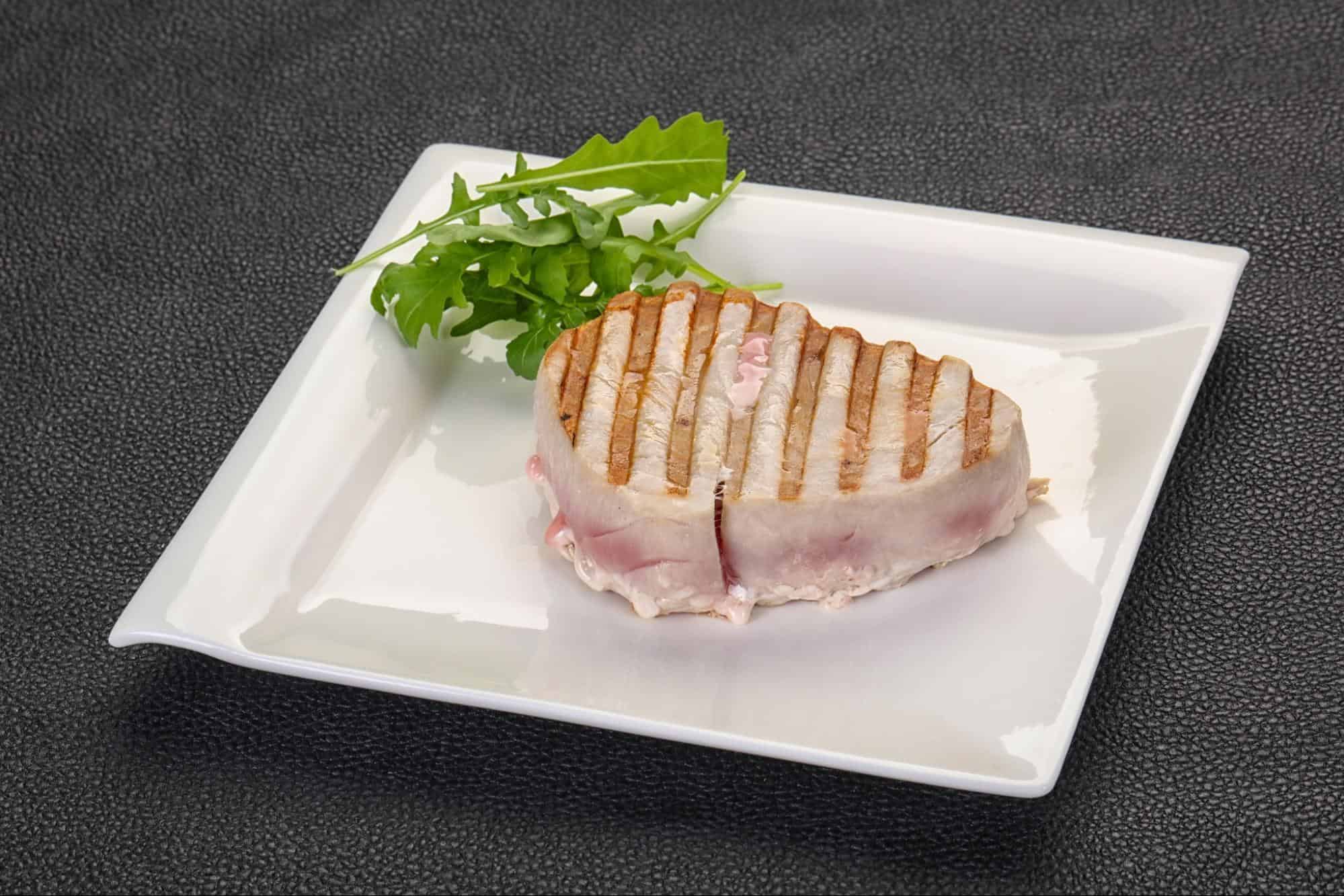 Healthy dog treat options with fresh ingredients for pets.