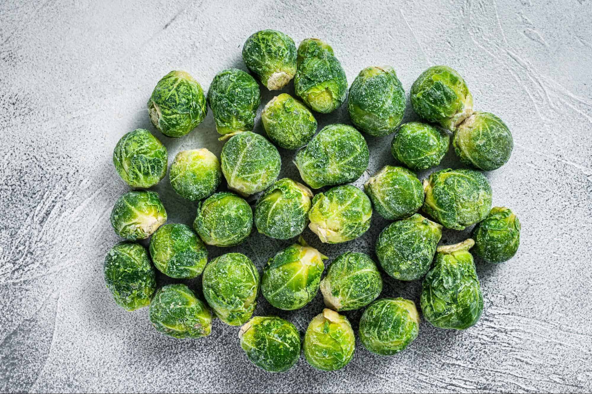 Fresh Brussels sprouts, a nutritious vegetable for dogs, rich in vitamins and antioxidants for a healthy diet.