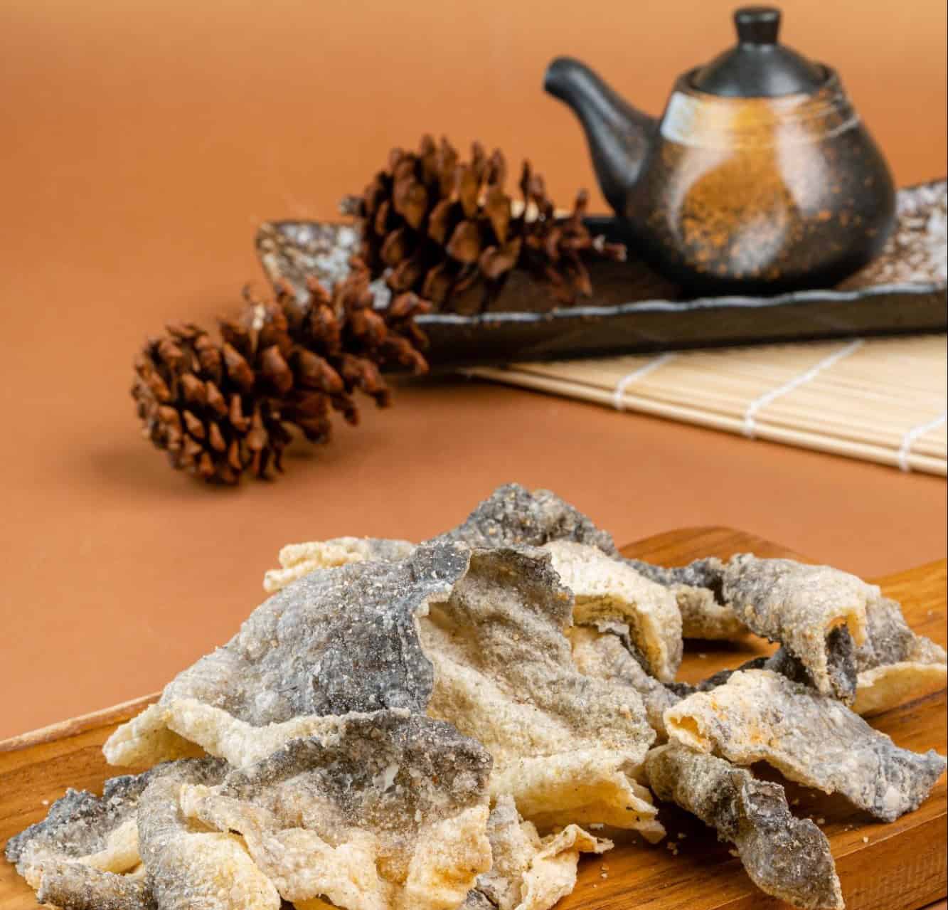 Delicious dried fish treats perfect for dogs, made from natural ingredients. Healthy, flavorful snacks for your furry friend.